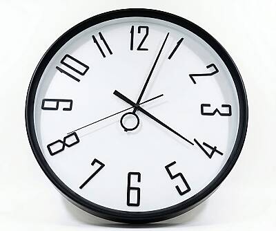 40 cm Duvar Saati Siyah Çerçeveli Beyaz Minimalist (KOD-3603) - 